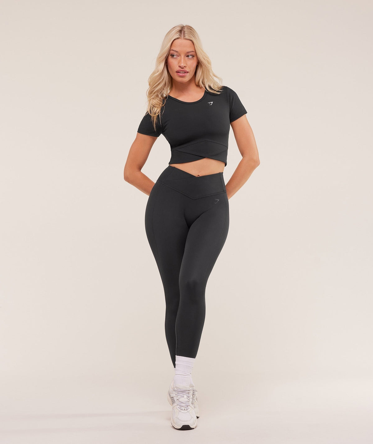 Gymshark Crossover Midi Top with Shelf - Black