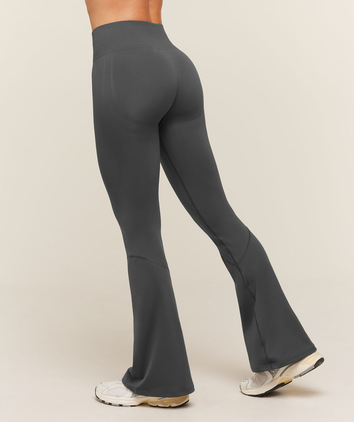 Gymshark Everyday Seamless Flared Leggings - Onyx Grey