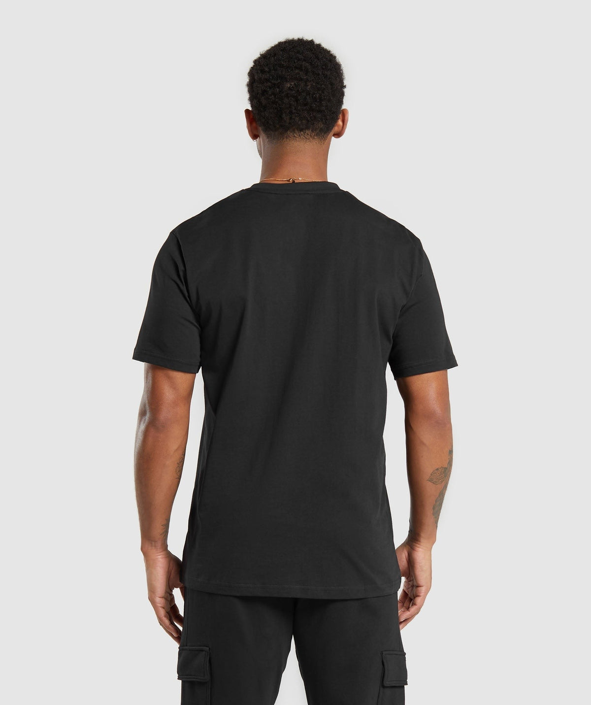 Gymshark Crest V-Neck Tee - Black