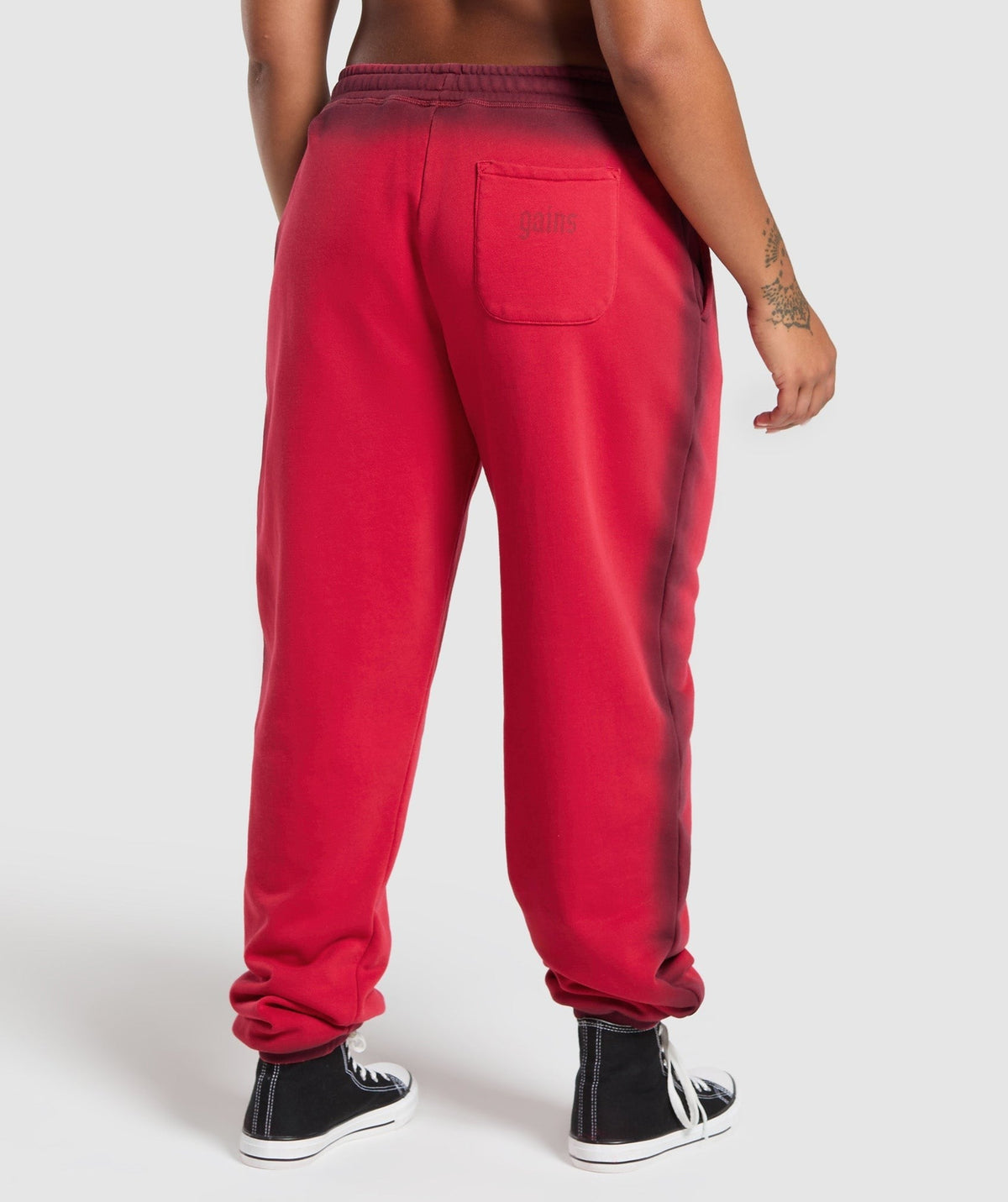 Gymshark Gains Washed Loopback Joggers - Conditioning Red/Sets Red/Spray Dye