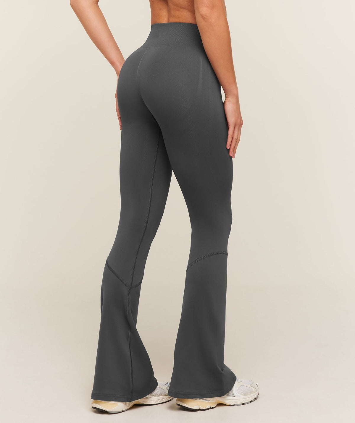 Gymshark Everyday Seamless Flared Leggings - Onyx Grey