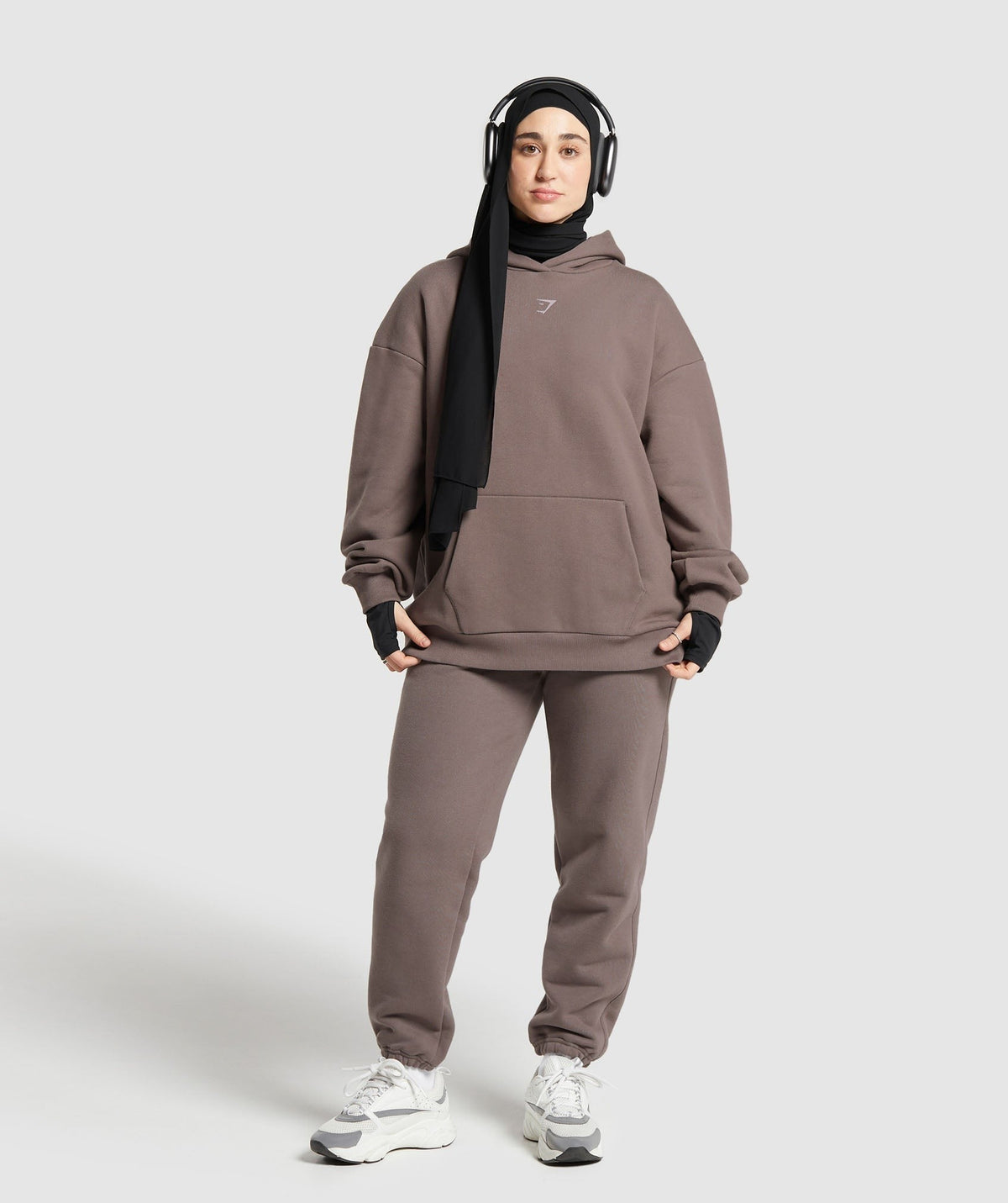 Gymshark X Leana Deeb Oversized Joggers - Brown