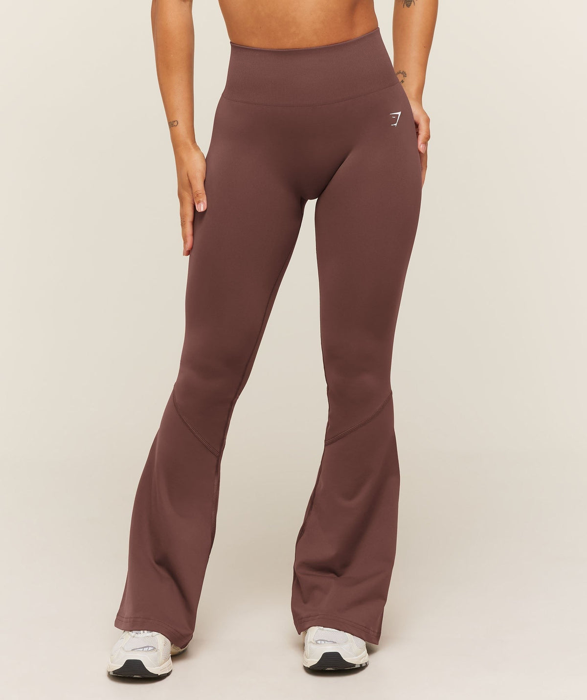 Gymshark Everyday Seamless Flared Leggings - Espresso Brown
