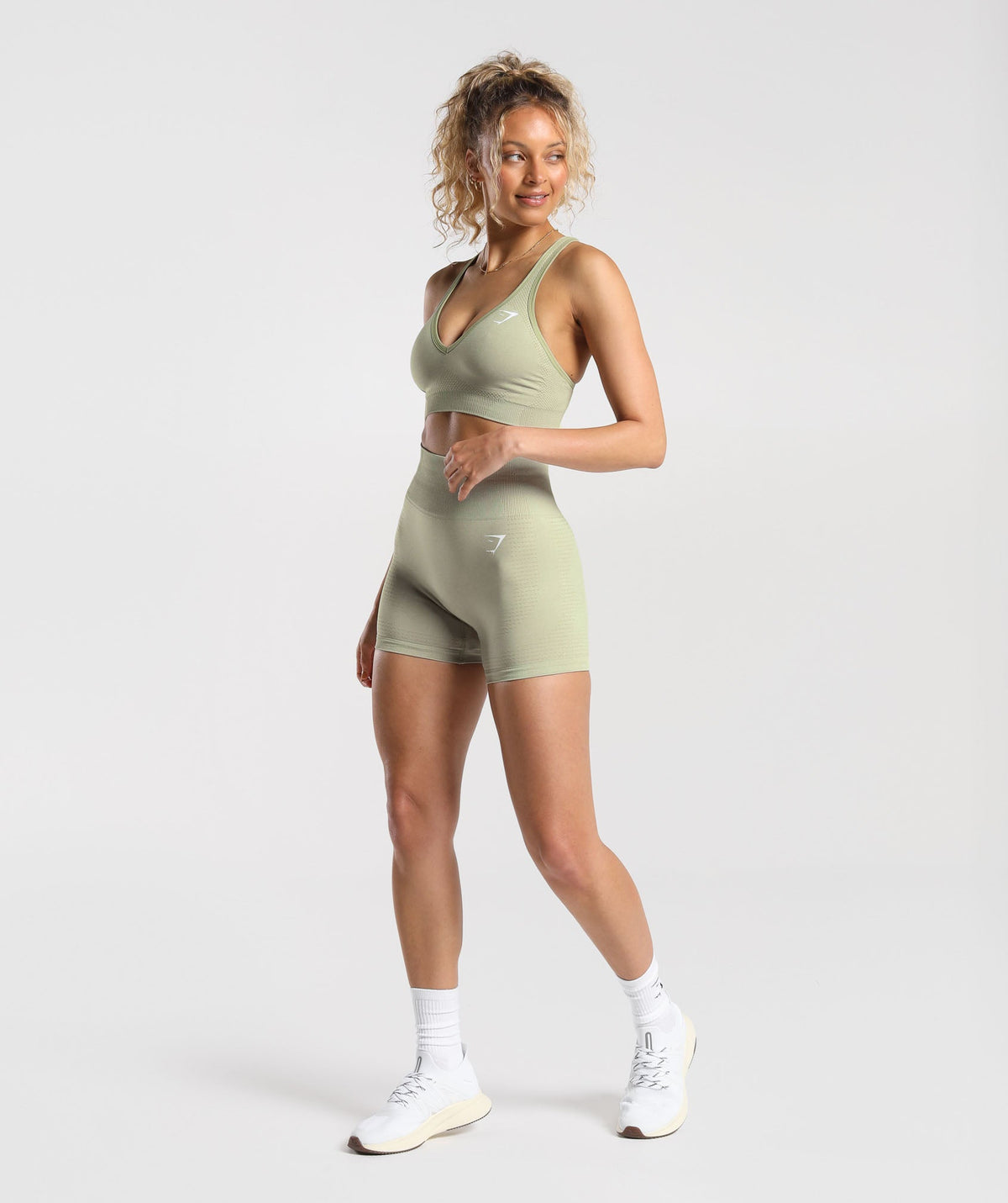 Gymshark Vital Seamless V Neck Sports Bra - Green