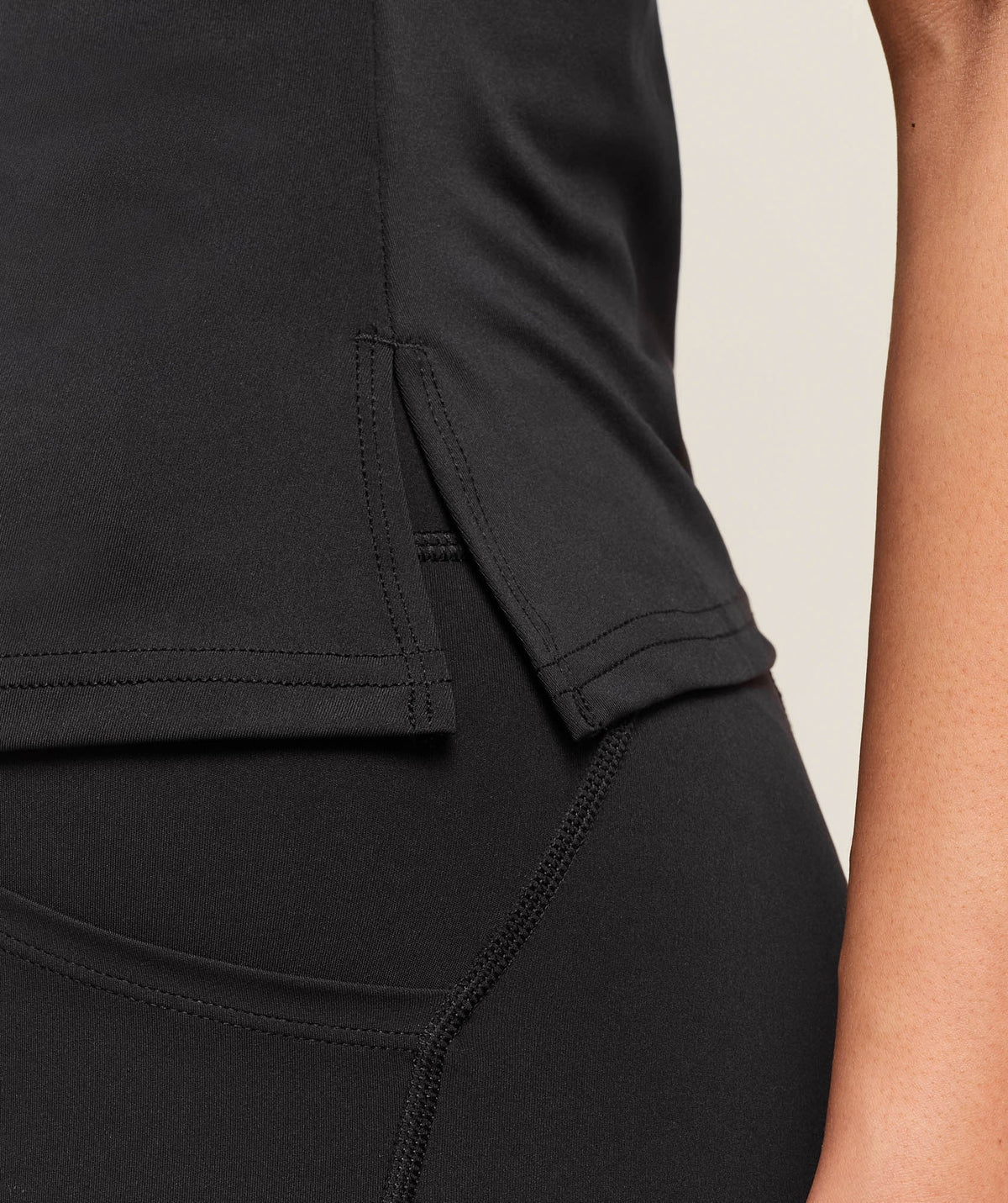 Gymshark Running Back Vent Tee - Black