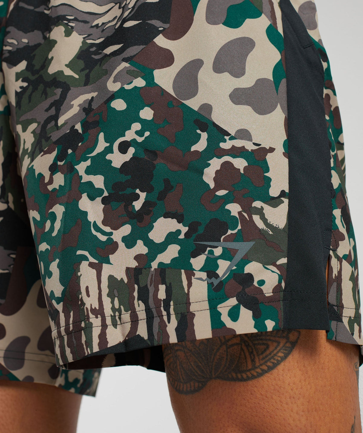 Gymshark Sport 7" Shorts - Cement Brown/Black Print