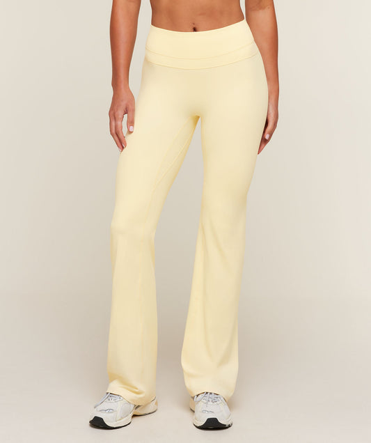 Gymshark Whitney High-Rise Flare Leggings Regular - Butter Yellow
