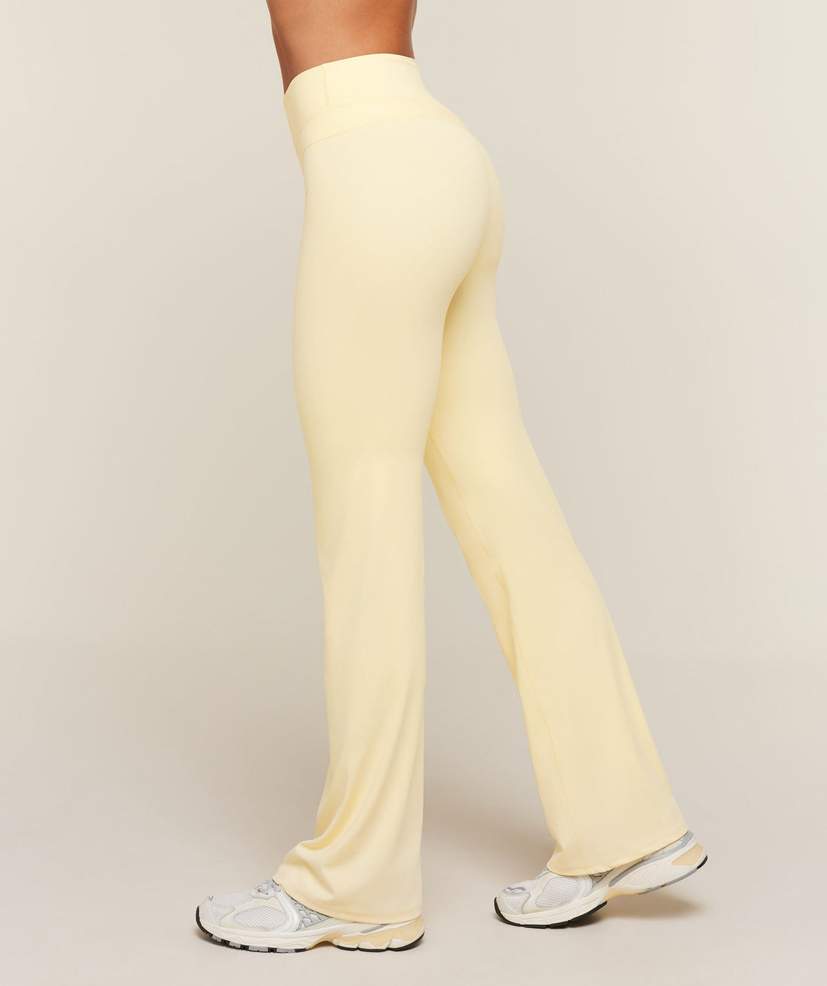 Gymshark Whitney High-Rise Flare Leggings Regular - Butter Yellow