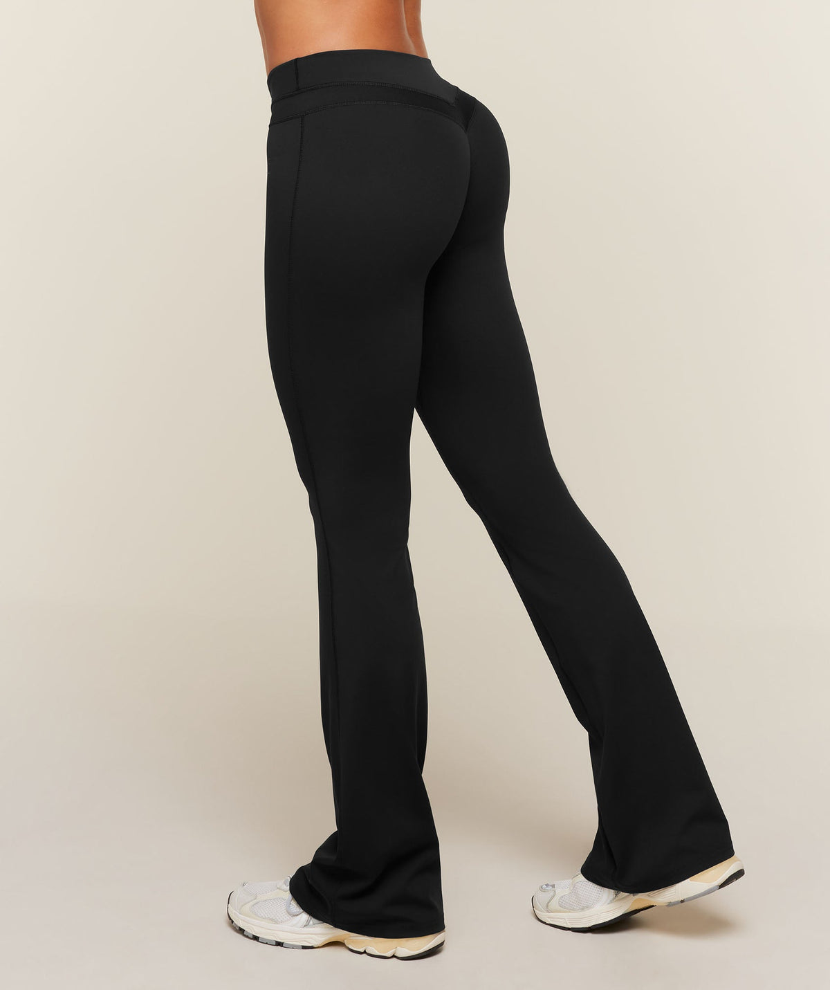 Gymshark Whitney Mid-Rise Flare Leggings Regular - Black