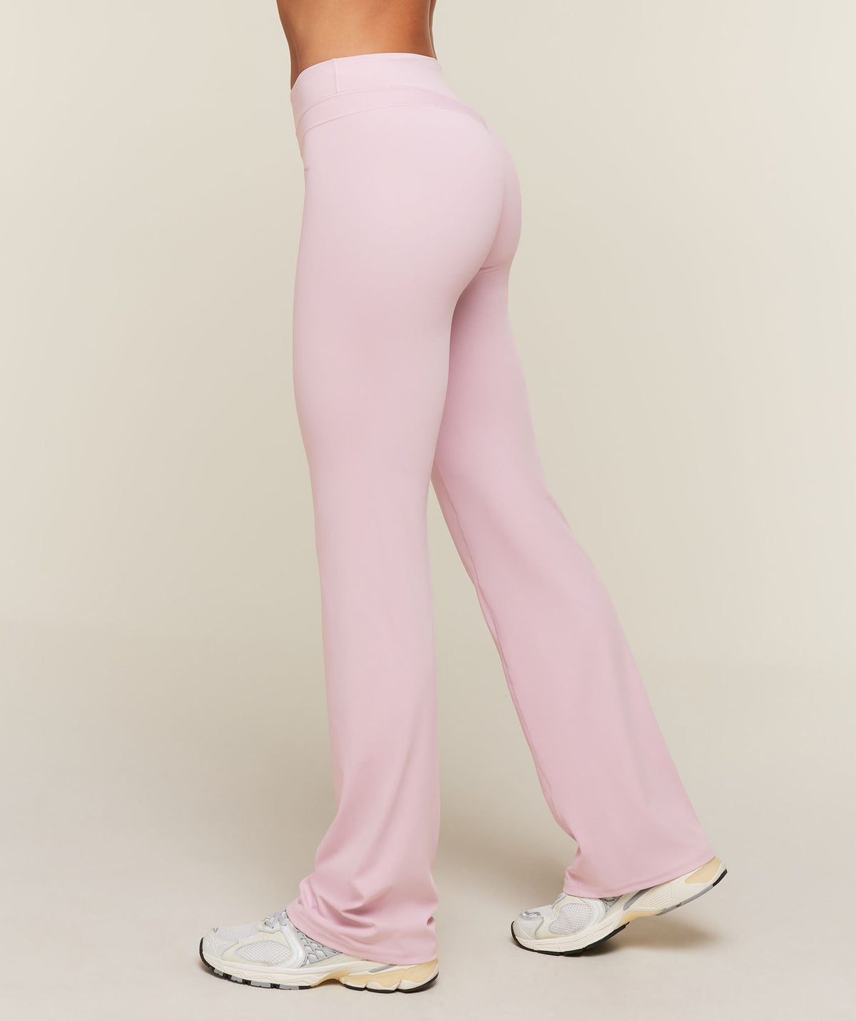 Gymshark Whitney Mid-Rise Flare Leggings Regular - Haze Pink