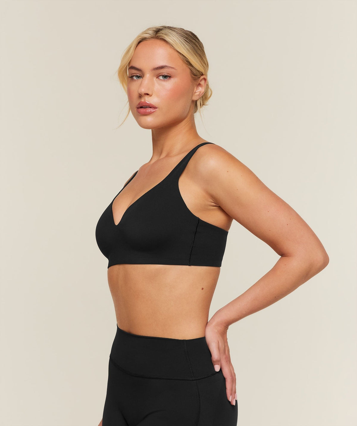 Gymshark Shape Light Support Push Up Bra - Black