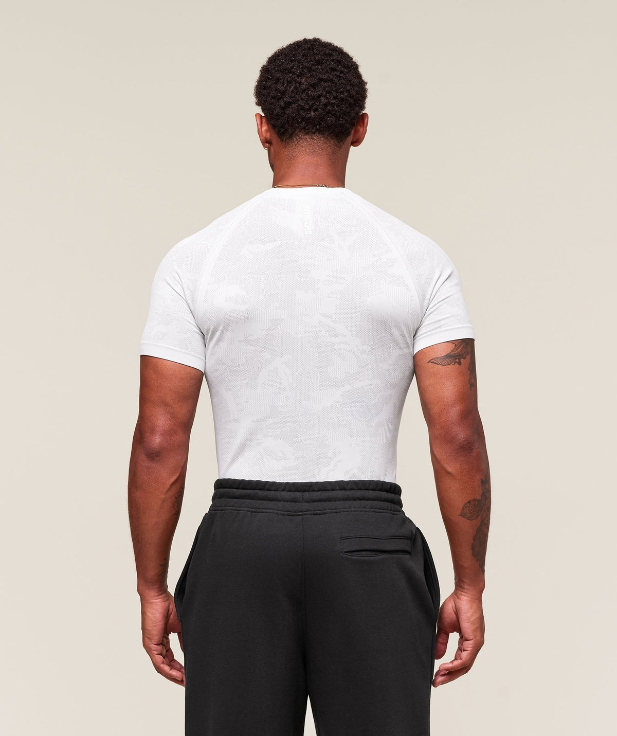 Gymshark Geo Seamless Tee - White/Light Grey