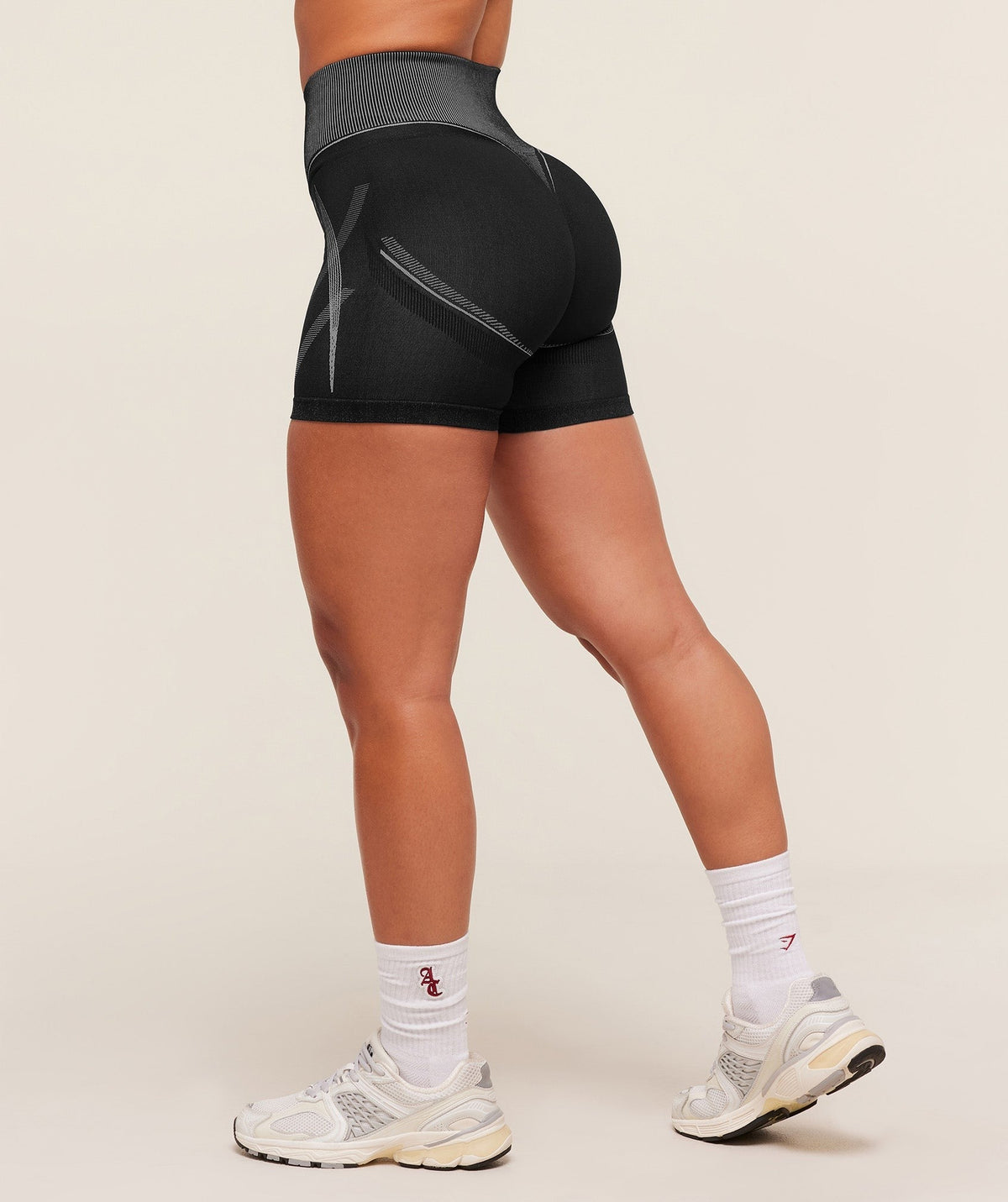 Gymshark x Analis Seamless Short - Black/Silver Grey