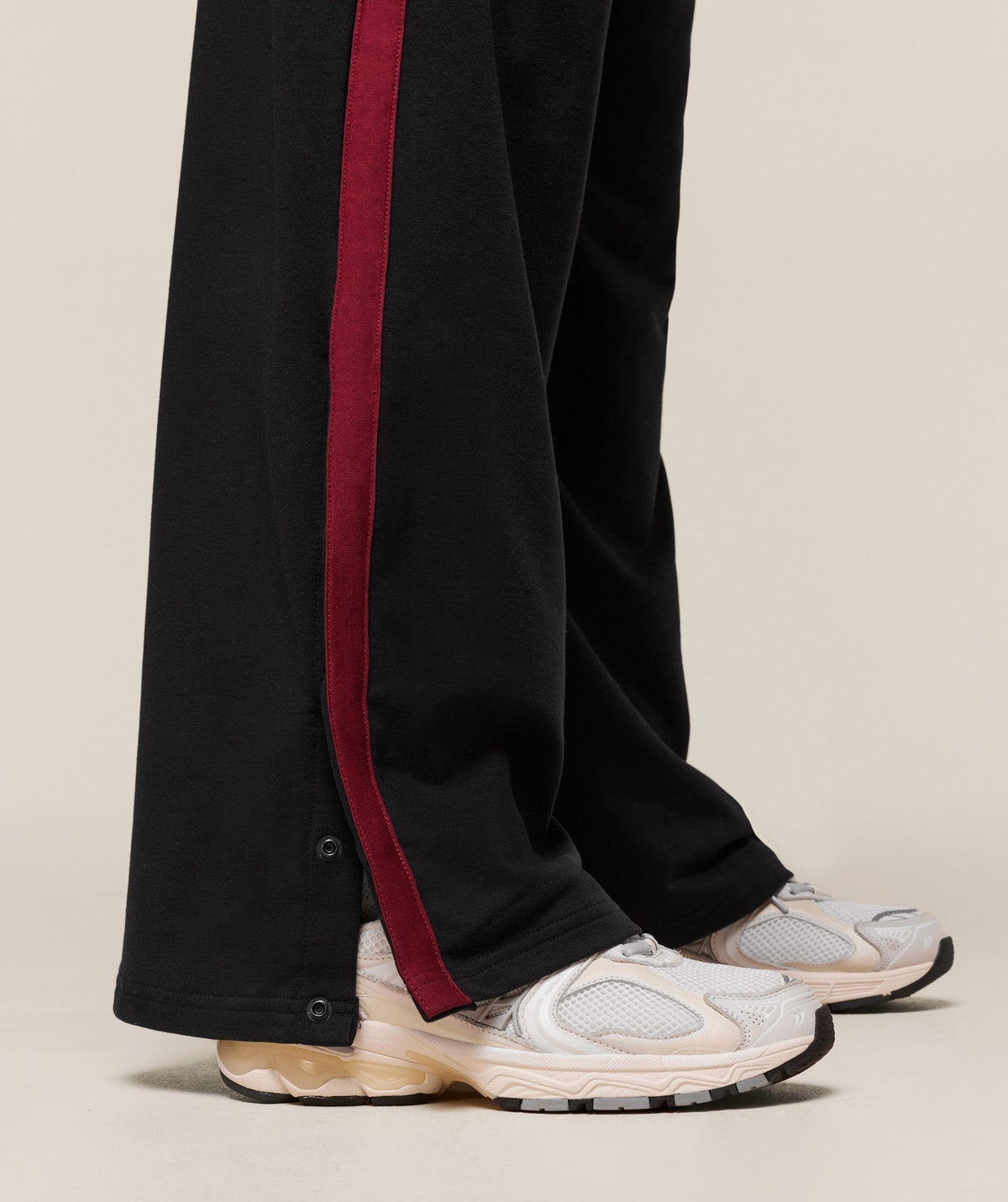 Gymshark Retro Stripe Snap Pants - Black/Sets Red