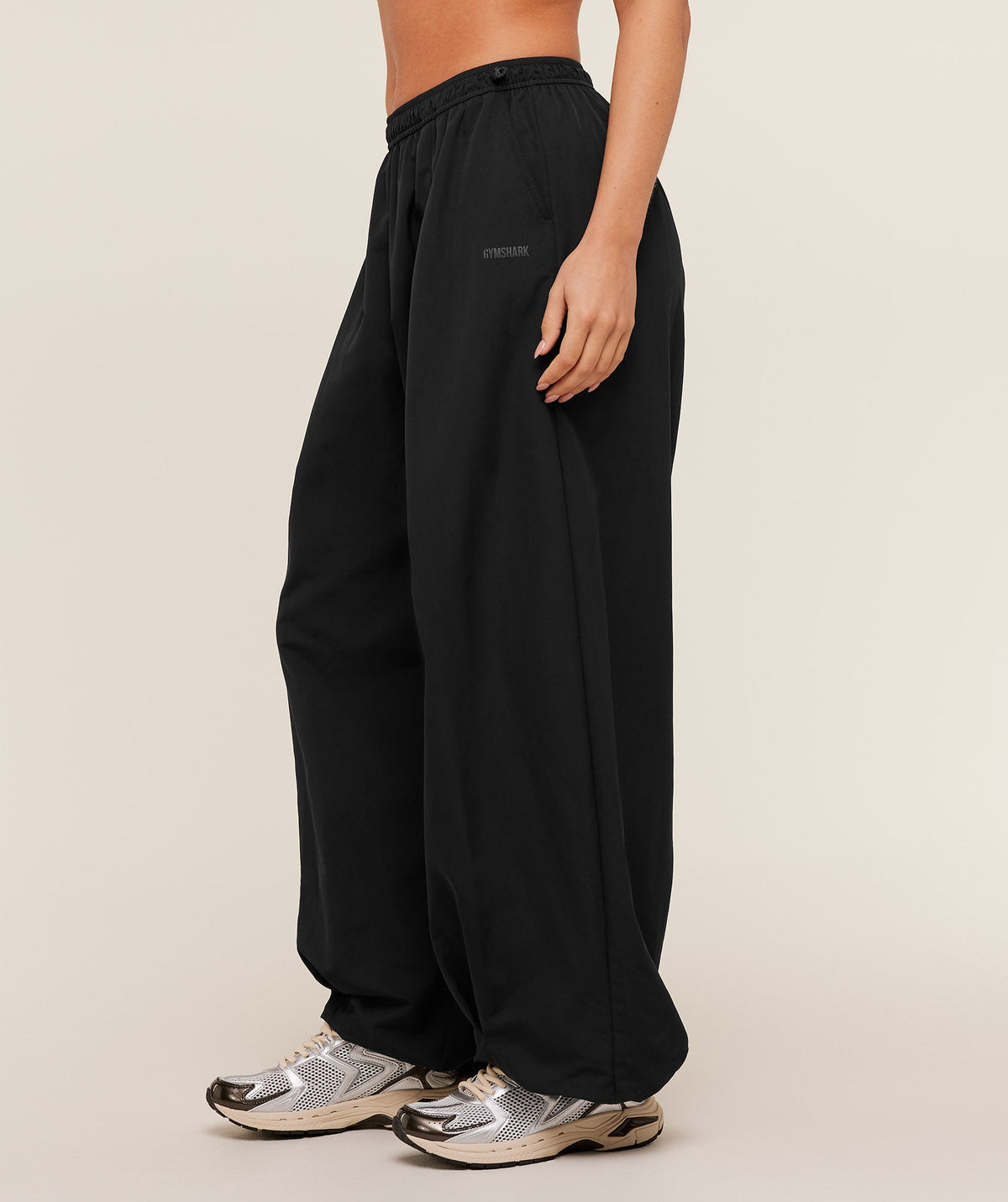 Gymshark Weekend Lifestyle Parachute Pants - Black