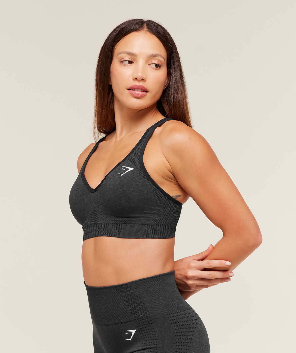Gymshark Vital Seamless V Neck Sports Bra - Black Marl