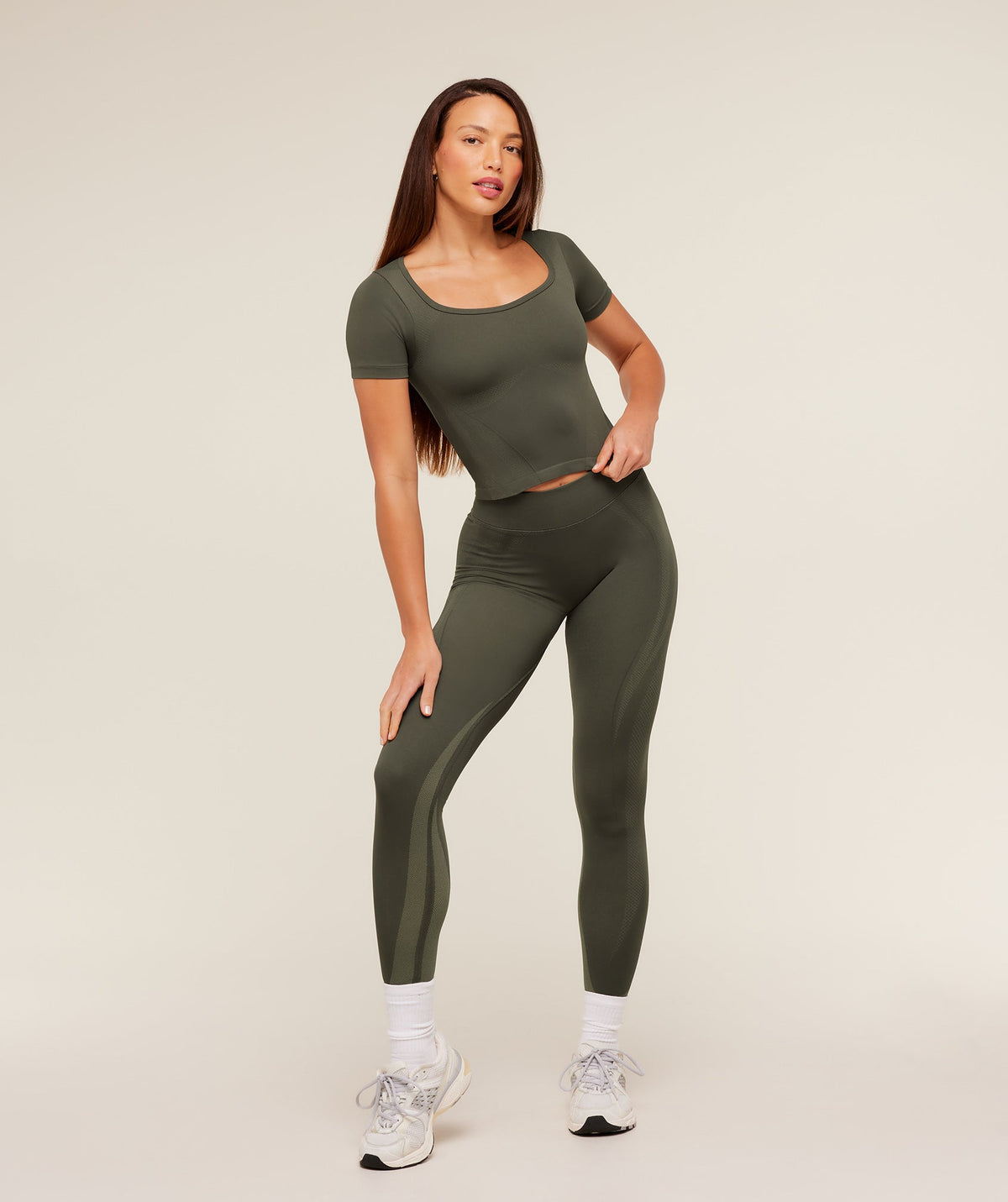 Gymshark Weekend Seamless Short Sleeve Top - Strength Green/Grounded Green
