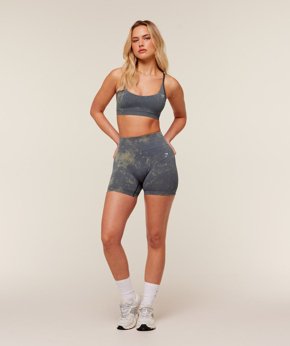 Gymshark Everyday Seamless Washed Sports Bra - Onyx Grey/Wash
