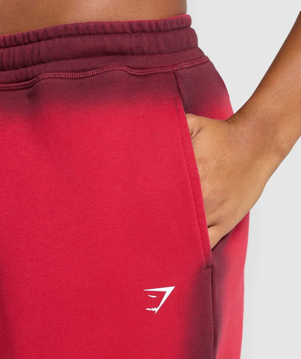 Gymshark Gains Washed Loopback Joggers - Conditioning Red/Sets Red/Spray Dye