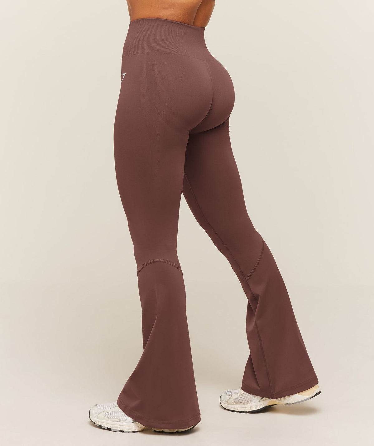 Gymshark Everyday Seamless Flared Leggings - Espresso Brown