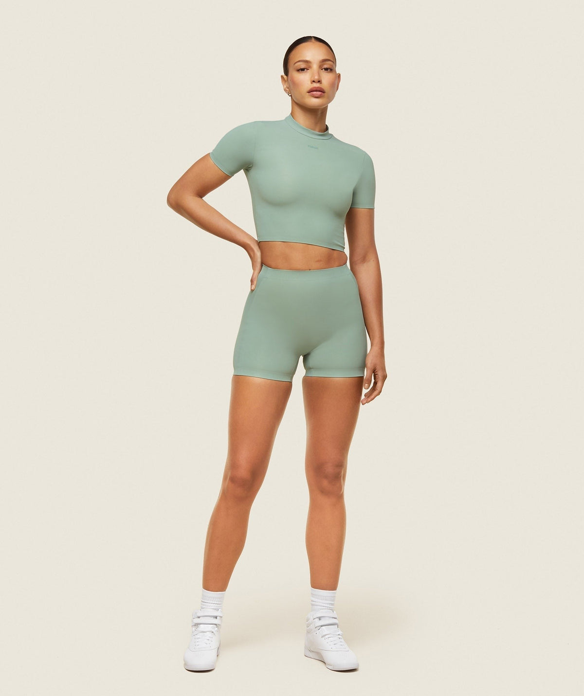 Gymshark everywear Cropped Active Tee - Dollar Green