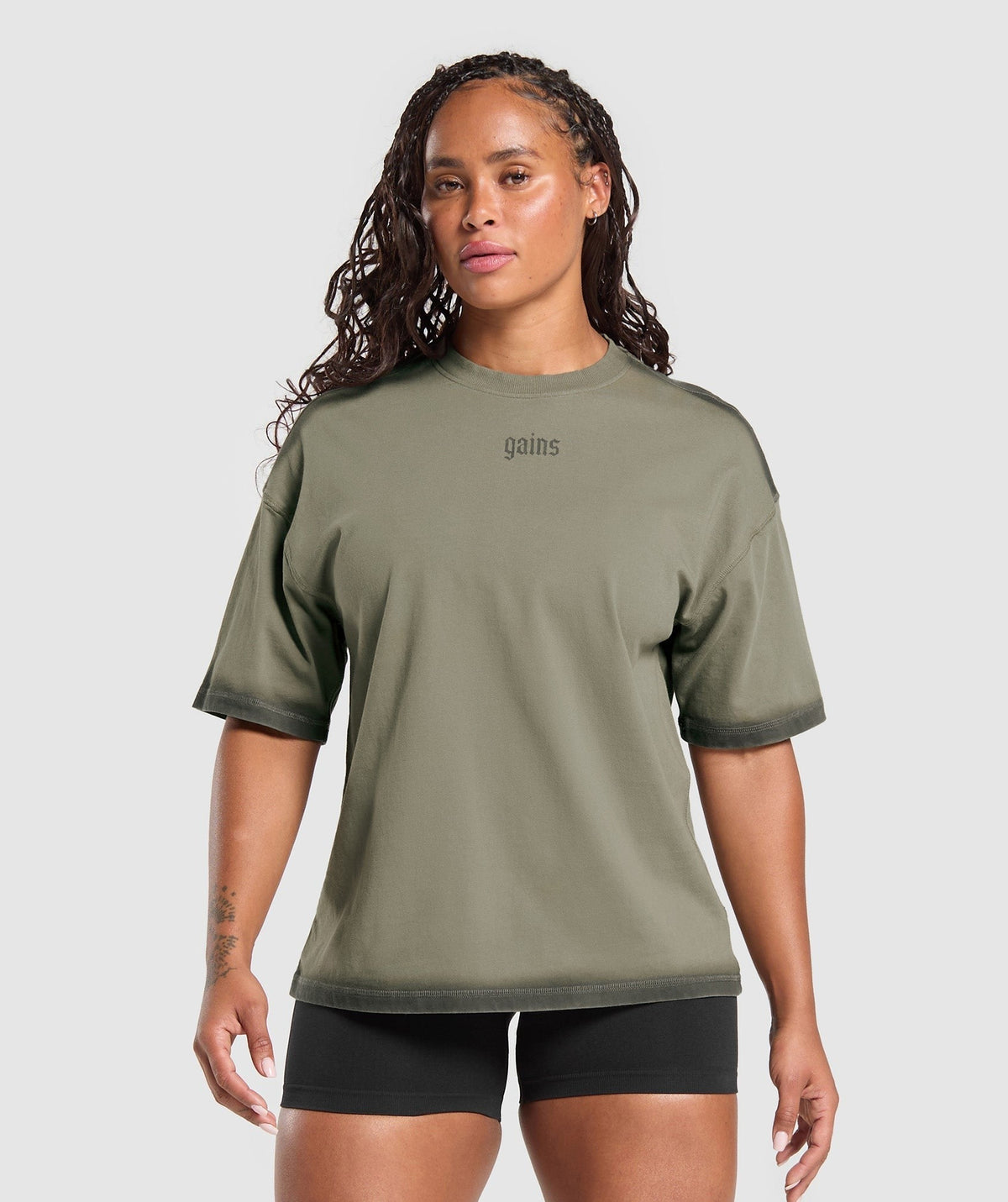 Gymshark Gains Washed Heavyweight Cotton Tee - Base Green/Strength Green/Spray Dye