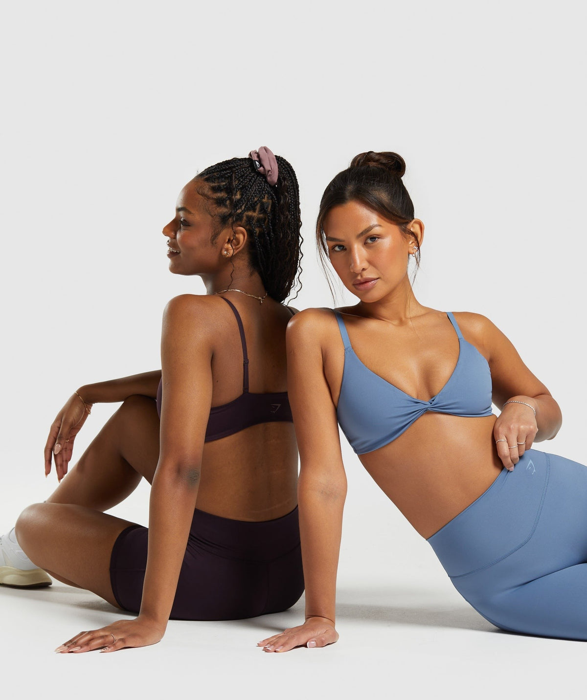 Gymshark ELEVATE TWIST FRONT BRALETTE - Faded Blue