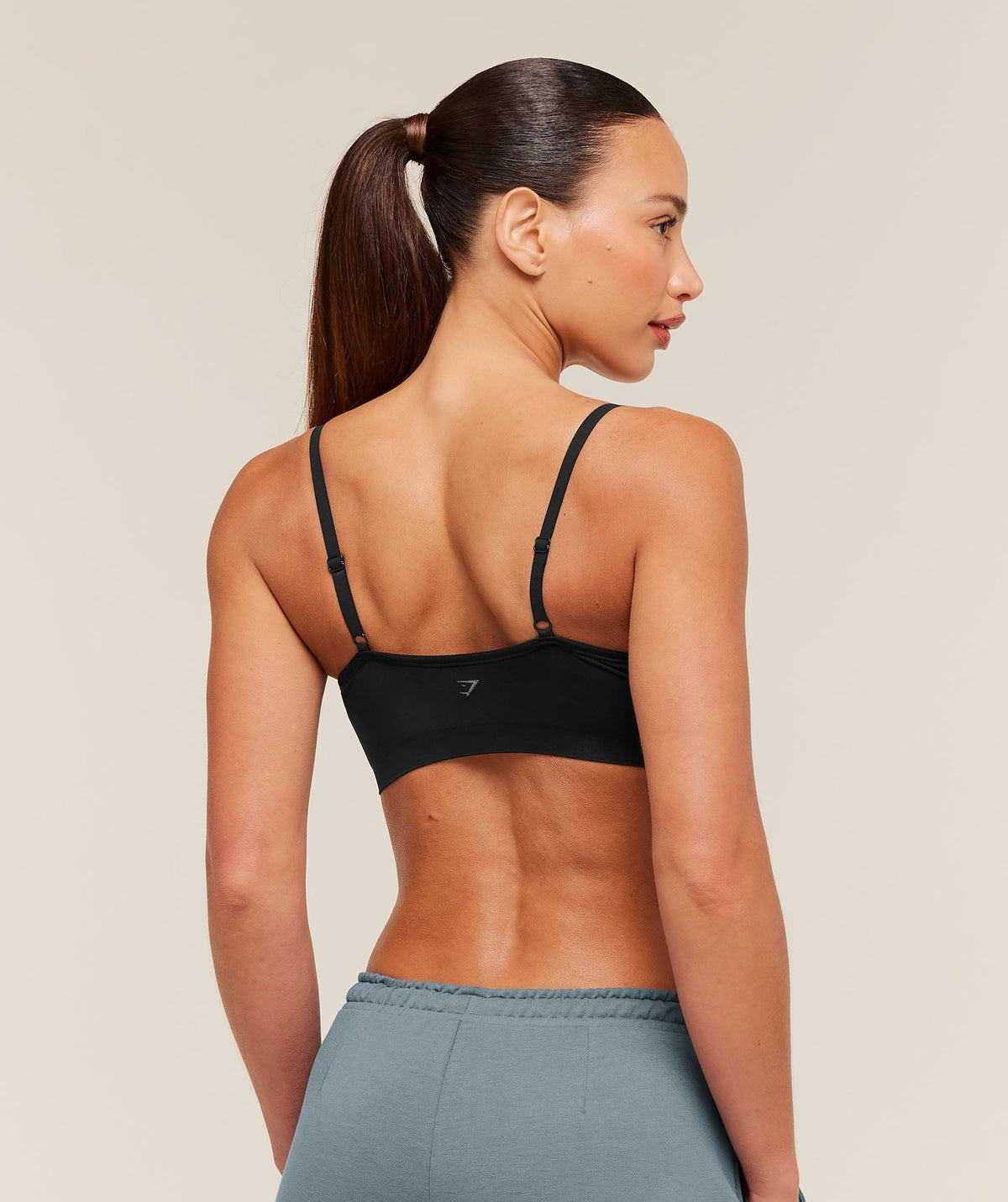 Gymshark FeatherFormTM V-Neck Bralette - Black